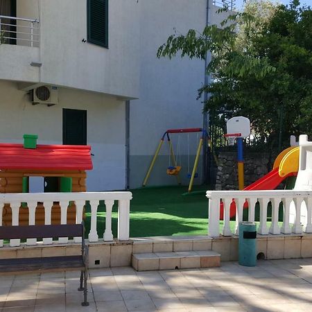 Roman Gardens Studio Apartment Risan Esterno foto