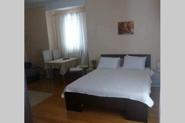 Roman Gardens Studio Apartment Risan Esterno foto