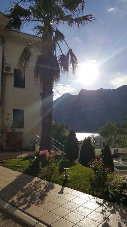 Roman Gardens Studio Apartment Risan Esterno foto