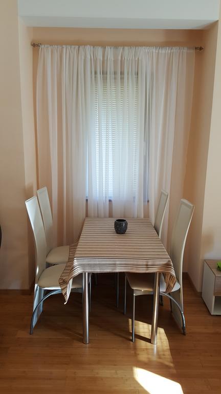 Roman Gardens Studio Apartment Risan Esterno foto