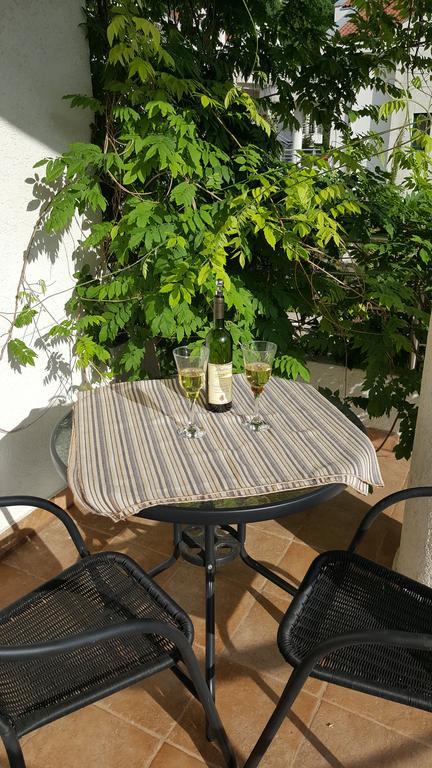 Roman Gardens Studio Apartment Risan Esterno foto